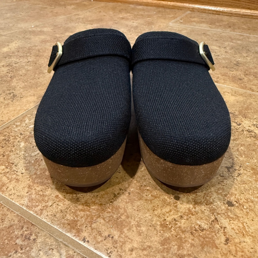 Rothys The Classic Clog Black Platform Buckle Knit Shoes Womens Size 8 NWOB - Picture 3 of 10